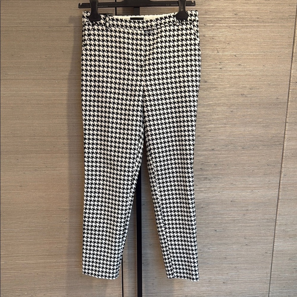 Black and White Houndstooth print